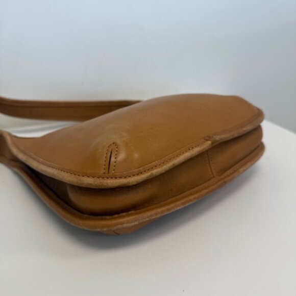 COACH VINTAGE BAG #9020 YELLOW COLOR pre own - Picture 6 of 8